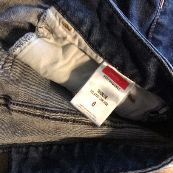 Express stretch+ low relaxed low rise Jean shorts - Picture 2 of 4